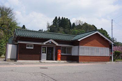 倶利伽羅駅はあいの風とやま鉄道との境界です