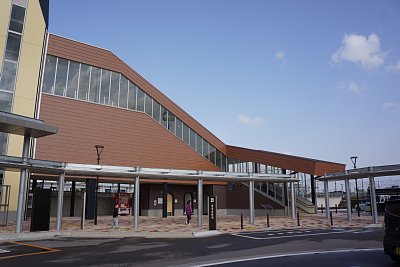 石動駅南口
