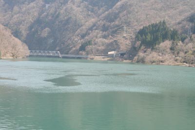 ダム湖