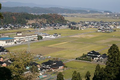 見張り台から見た飯久保集落