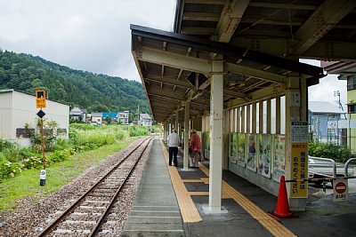 駅からホームの端へ入ります