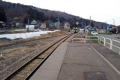 普通列車が到着します