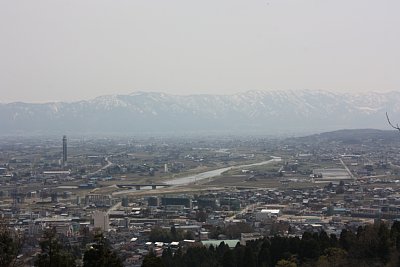 展望台から見た小矢部市街