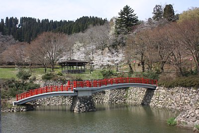 大谷池と園謝橋