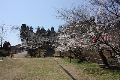 じんむ広場