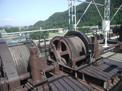 天端上の巻き上げ機