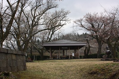 駒利山山頂にある休憩所