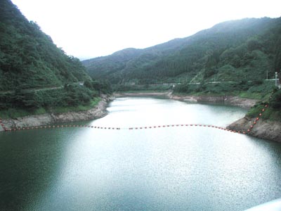ダム湖