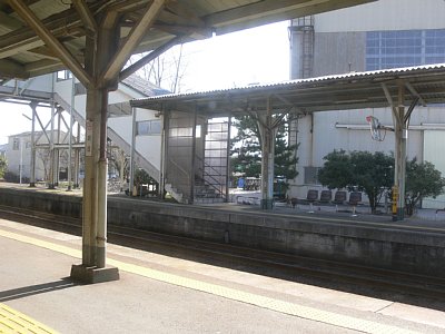 福野駅ホーム