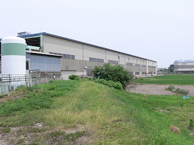 加越線福野駅跡地は川田工業の工場となっています