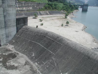 洪水吐