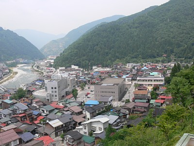 神岡城天守から神岡市街を望む