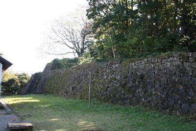 本丸・東の丸石垣