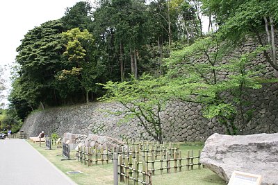 石垣の展示品が並んでいます