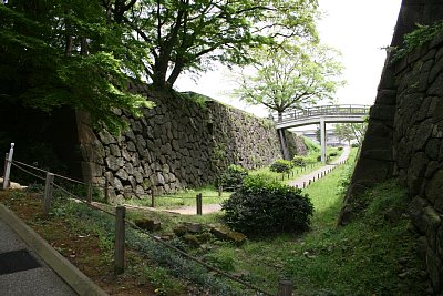 本丸と二の丸の間の空堀