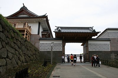 河北門一の門