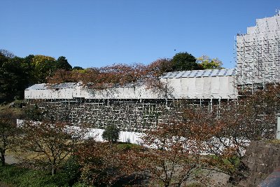 石川門続櫓は修理中です