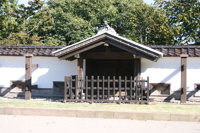 三の丸の城壁と門