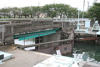 富岩運河環水公園 中島閘門