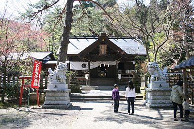 春日山神社