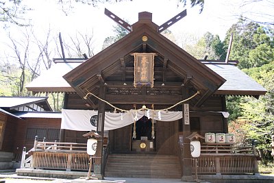 春日山神社本殿