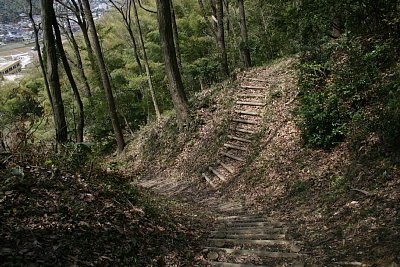 畝状竪堀群への分岐点