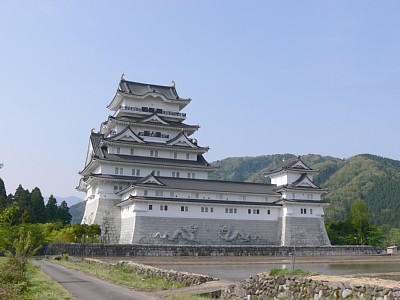 勝山城博物館は大天守と小天守がある