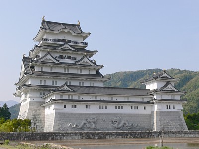 南側から見た勝山城博物館