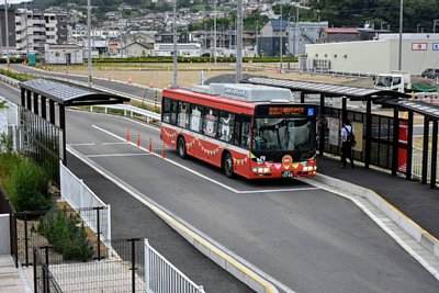 バスが入線中