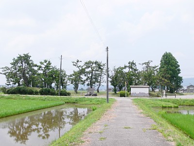 貴布祢神社から木舟城跡を見る