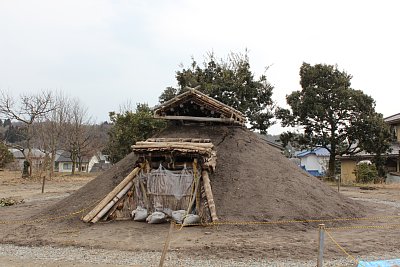 復元された第13号住居