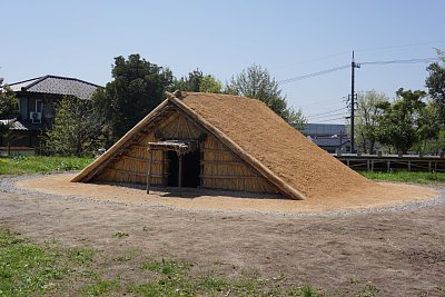 復元された第1号住居