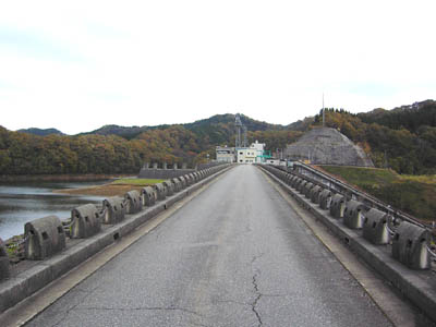 天端は通行可能です