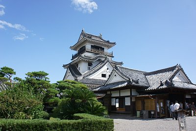 高知城天守と本丸御殿・懐徳館