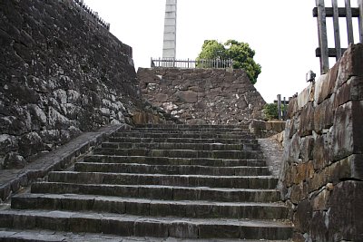 甲府城銅門跡への石段