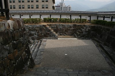 銅門跡付近の石段