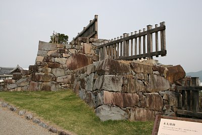 本丸櫓跡石垣