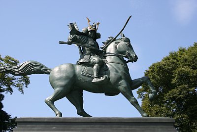 埴生護国八幡宮　源義仲像