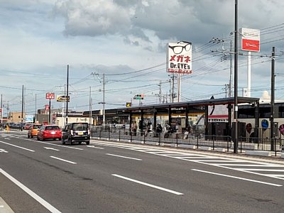 併用軌道上のホーム