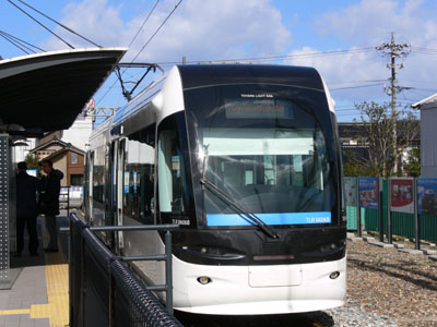 岩瀬浜に停車するポートラム