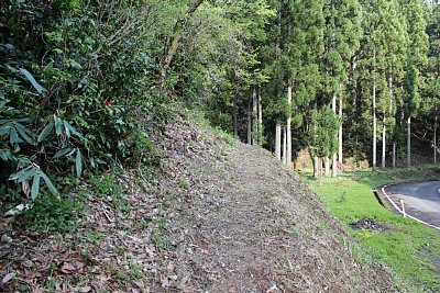 孫次山砦への入口