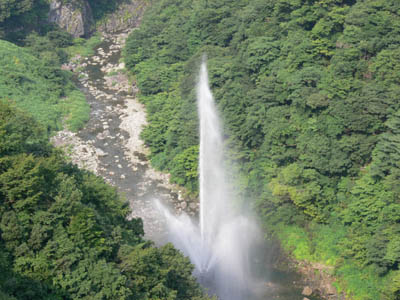 噴水は河川維持用水のため