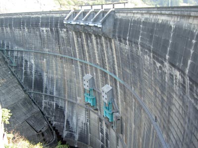 左岸下流から堤体