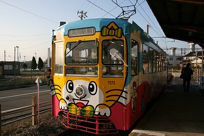 万葉線のアニマル電車7073