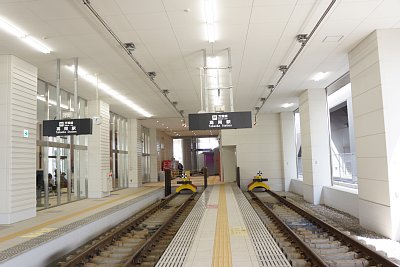 高岡駅ホームは3面2線です