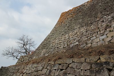 三ノ丸から見た本丸石垣