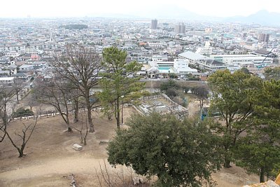 丸亀城本丸からみた三ノ丸