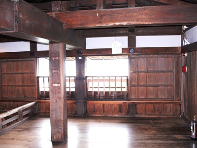 丸岡城天守内部2階