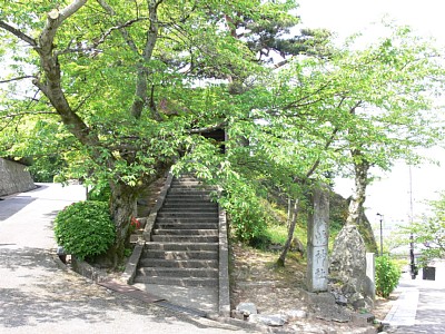 丸岡城本丸 八幡神社