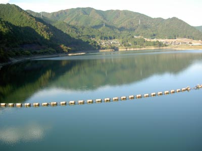 ダム湖